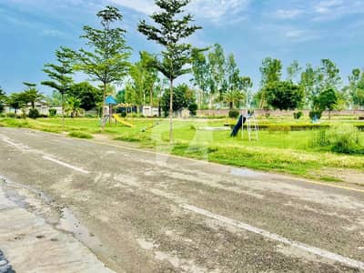 BEDIAN ROAD MOZA THEATER 16 KANAL FARM HOUSE PLOT GATED SOCIETY ELECTRICITY AVAILABLE GAS AVAILABLE