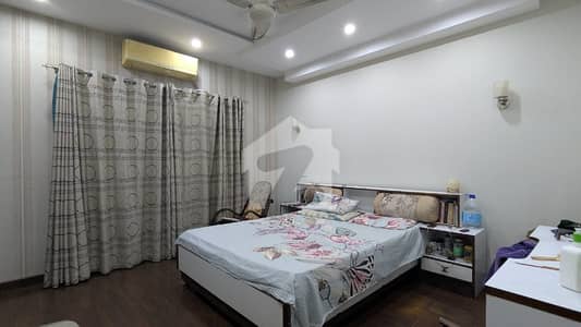 DHA PHASE 6 1 KANAL PRIME LOCATION 1 BEDROOM FULL FURNISHED ROOM FOR LADIES