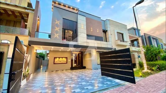 DHA PHASE 4 10 MARLA FULL HOUSE AVAILABLE ON RENT  PRIME LOCATION DHA