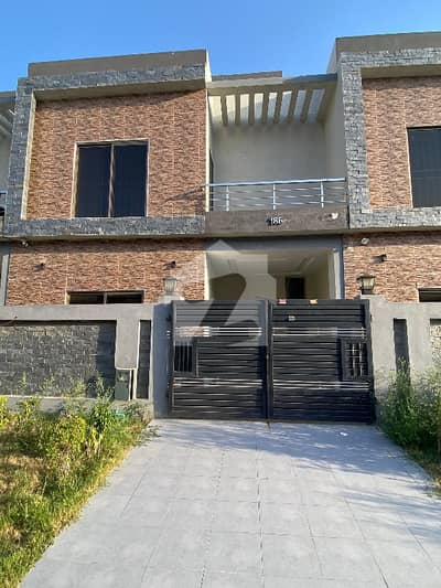 ڈی ایچ اے ڈیفینس گوجرانوالہ میں 3 کمروں کا 5 مرلہ مکان 1.7 کروڑ میں برائے فروخت۔