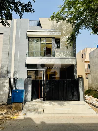5 Marla Brand New House Available For Sale In Lake City