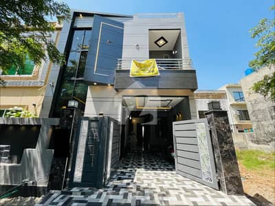 5 Marla Brand New House Available For Sale In Lake City