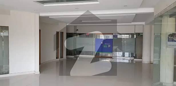 جوہر ٹاؤن لاہور میں 2 کنال Studio دفتر 3.3 لاکھ میں کرایہ پر دستیاب ہے۔