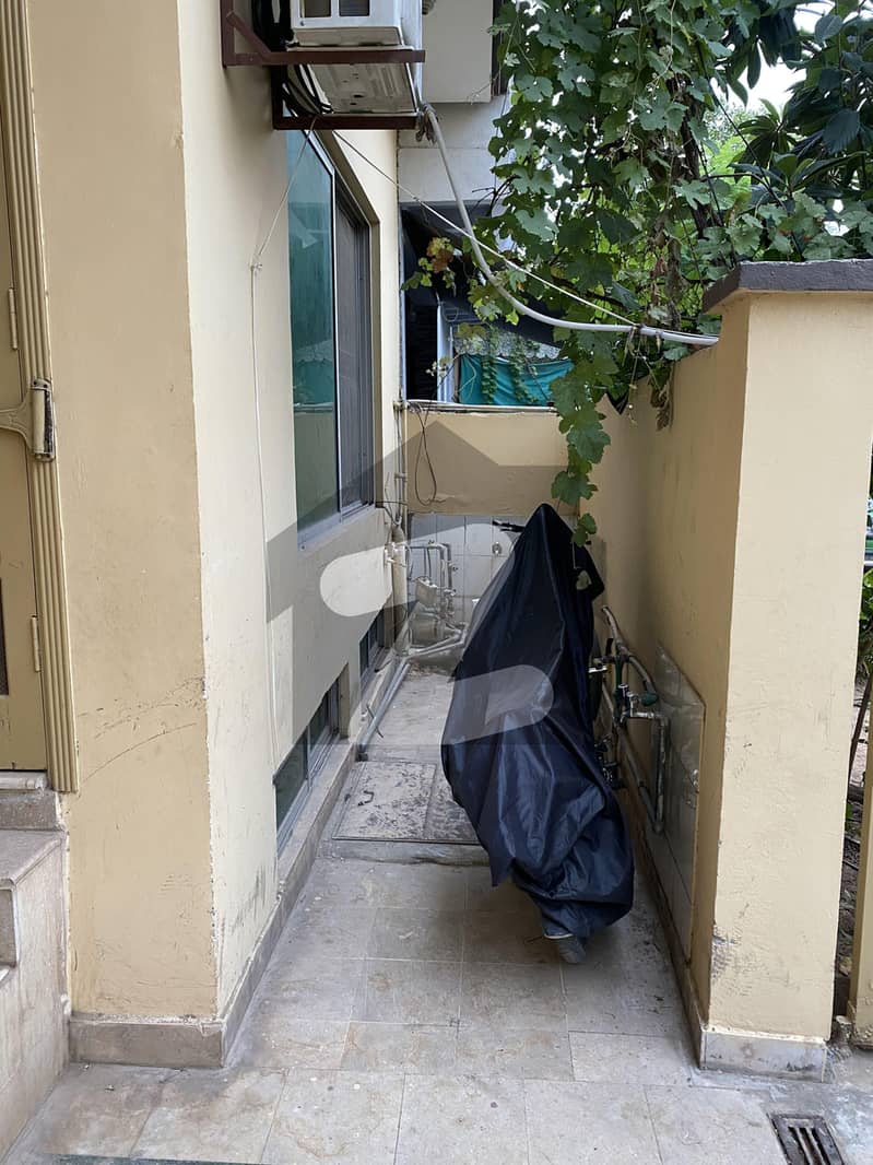 G13/4 25x40 House With Basement For Sale G13/4 25x40 House With Basement For Sale