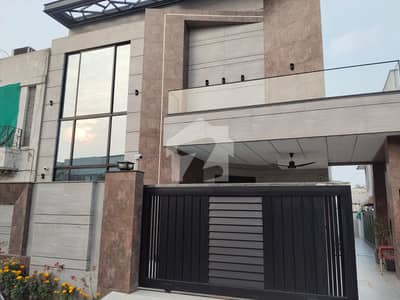10 Marla Modern House DHA Phase 5, Lahore 10 Marla Modern House DHA Phase 5, Lahore