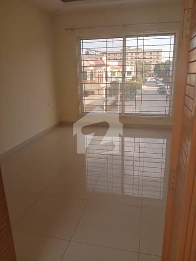 10 Marla Full House Up For Rent Bahria Town, Phase 4