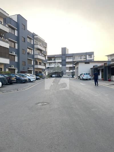 2390 SQ FT 1ST FLOOR FLAT AVAILABLE FOR SALE IN ASKARI IV