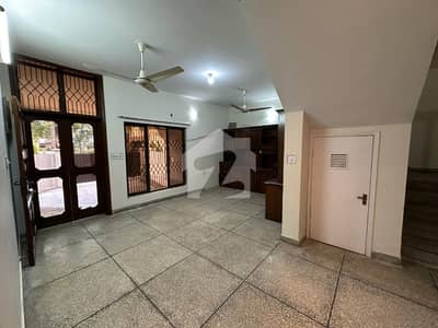 10-Marla 03-Bedroom Attached Bath Available For Rent In Askari-9, Lahore Cantt.