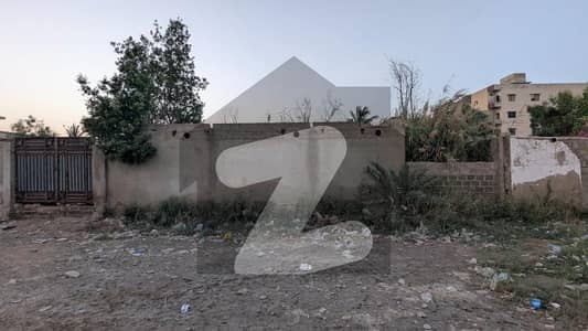600 Square Yards Residential Plot In Karachi Is Available For Sale