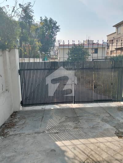 Investor Alert F6 Margalla View 1066 Sqyd Old House For Sale Near to Main Road