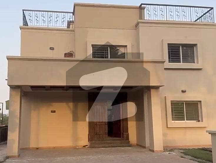 Spacious 1-Kanal House Ideal Family Living Attractive Rental Offer Spacious 1-Kanal House Ideal Family Living Attractive Rental Offer