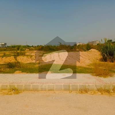 10 Marla Level Heighted Location | Near To Double Road Plot For Sale