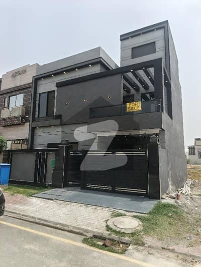 بحریہ آرچرڈ لاہور میں 3 کمروں کا 6 مرلہ مکان 2.2 کروڑ میں برائے فروخت۔