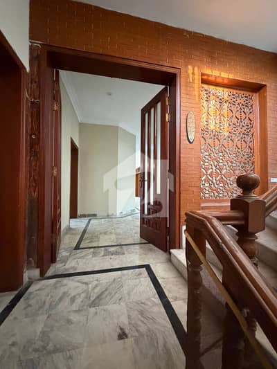 2 Kanal Upper Portion Available For Rent