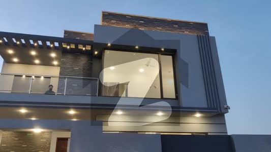 5 Bed Room Luxury Villa At Prime Location In Bahria Town Karachi, 2km From Main Gate, Near Commercial, Gallery And IMTIAZ Mega Store