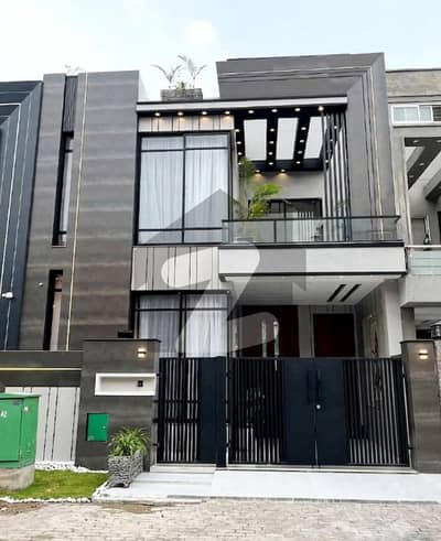5 Marla Modern House Available For Rent On Prime Location In Bahria Town