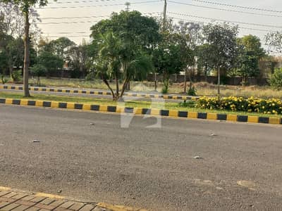 BANKERS AVENUE "A " BLOCK MAIN ROAD 18 MARLA PLOT FOR SALE