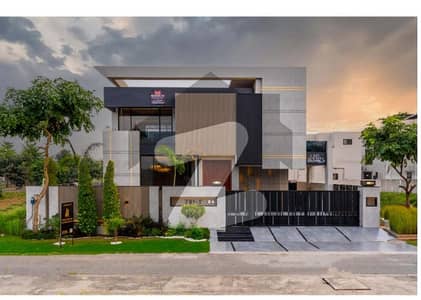 1 Kanal Moshin Ali Designed Like A Brand New Modran House Best Location House Available For Sale Near To DHA RAYA
