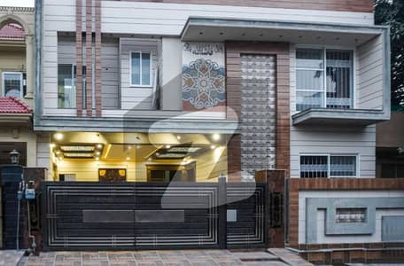 10 Marla Brand New House Sui Gas Meter Installed Triple Storey Designer House Solid Construction