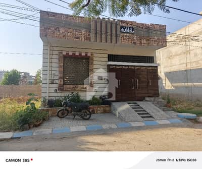 133 Sq Yard Good Location House Single Belt