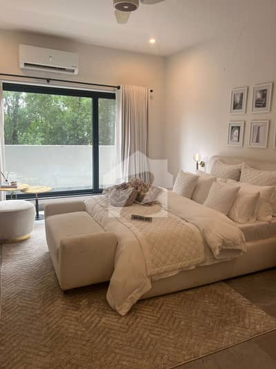 Flat Of 982 Square Feet Is Available For Sale In   Zameen Aurum , Lahore