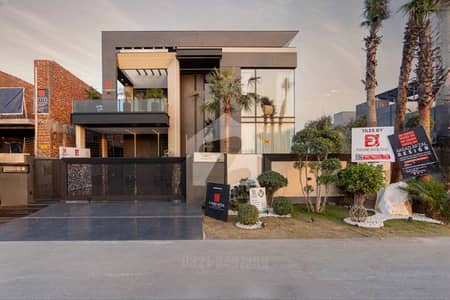 1 Kanal Top Quality Build Luxurious Beautiful Modern Design Villa With Basement For Sale In DHA Lahore Phase 7 Prime Location Near To Park