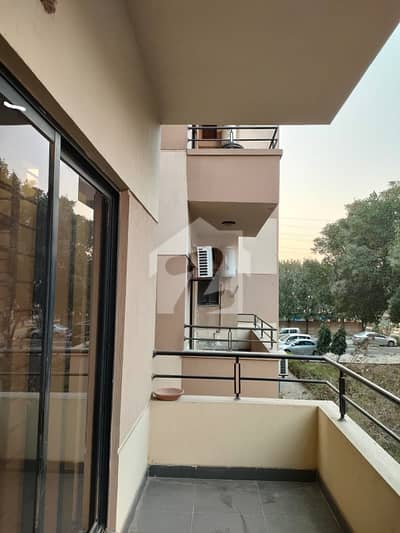6 MARLA 2 BED ROOM APARTMENT SAMI FURNISHED AVAILABLE FOR RENT