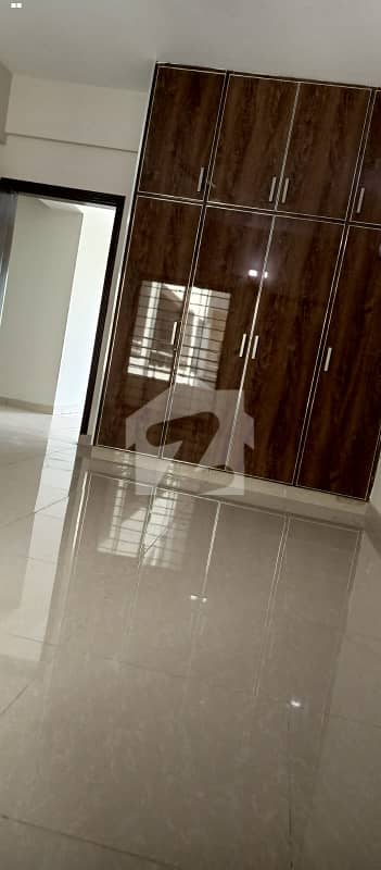 12 MARLA 3 BEDROOM APARTMENT AVAILABLE FOR RENT