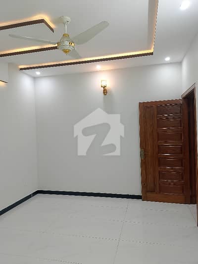 جی ۔ 13 اسلام آباد میں 6 کمروں کا 10 مرلہ مکان 2.95 لاکھ میں کرایہ پر دستیاب ہے۔