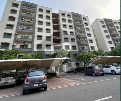 10 MARLA 3 BEDROOMS APARTMENT AVAILABLE FOR RENT