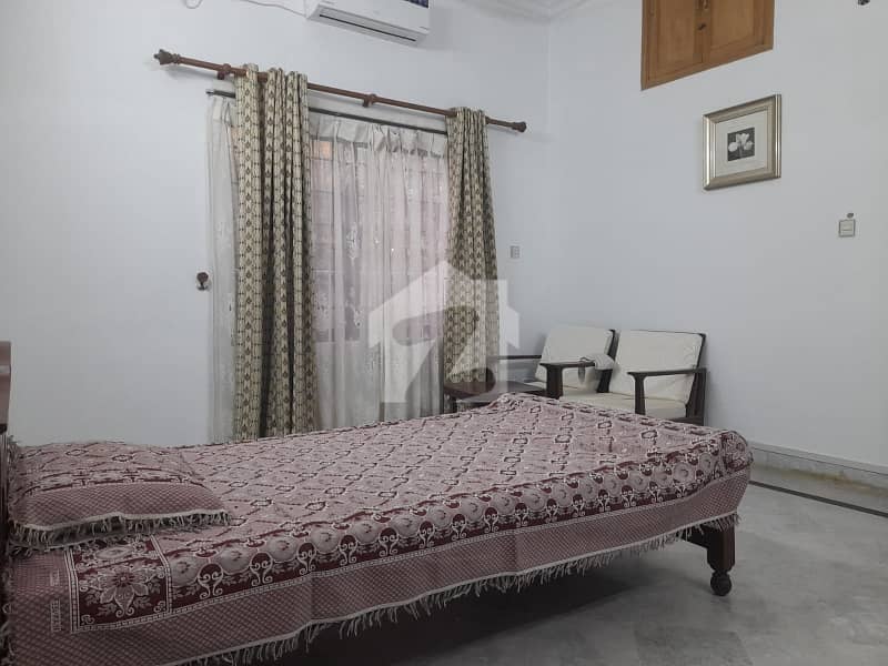 300 Square Feet Flat In Central F-8 For rent 300 Square Feet Flat In Central F-8 For rent