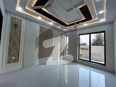 10 Marla Ultra Modern & Luxurious House in Royal Orchid Multan