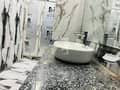 32 32