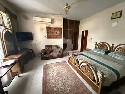 **10 Marla House for Sale in Gulberg**