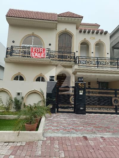 10 Marla Brand New Designer House Available For Rent