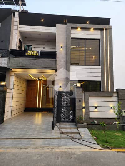 5 MARLA BRAND NEW LUXURY HOUSE AVAILABLE FOR SALE IN PARK VIEW CITY LHR