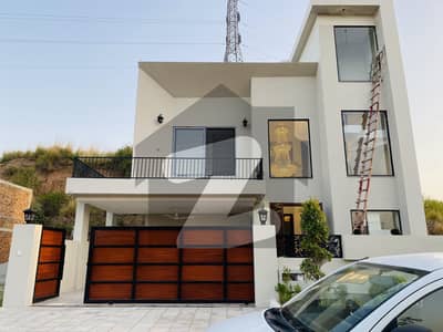 بحریہ ٹاؤن فیز 8 بحریہ ٹاؤن راولپنڈی,راولپنڈی میں 5 کمروں کا 10 مرلہ مکان 3.75 کروڑ میں برائے فروخت۔ بحریہ ٹاؤن فیز 8 بحریہ ٹاؤن راولپنڈی,راولپنڈی میں 5 کمروں کا 10 مرلہ مکان 3.75 کروڑ میں برائے فروخت۔