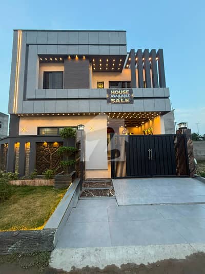 BRAND NEW BEAUTIFUL CORNER 6,5 MARLA HOUSE BRAND NEW BEAUTIFUL CORNER 6,5 MARLA HOUSE