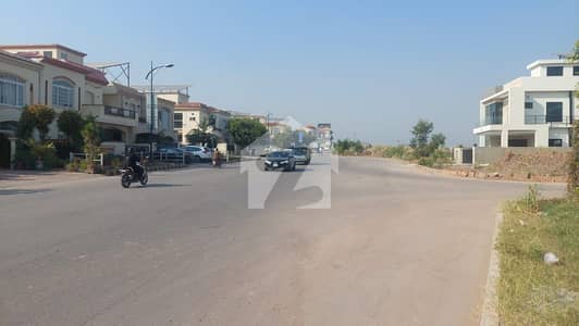 100 Feet Wide Main Boulevard Beautiful Location 10 Marla Plot In C1 100 Feet Wide Main Boulevard Beautiful Location 10 Marla Plot In C1