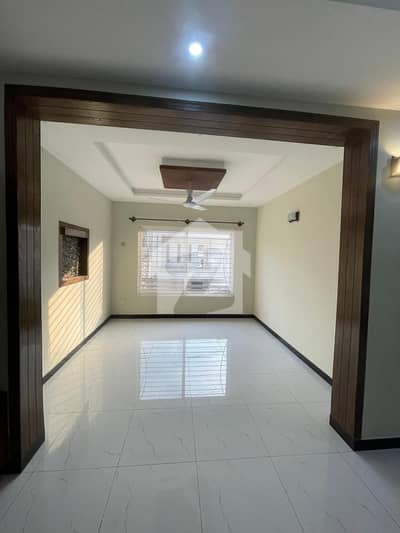 Ideal 6 Marla House Available In Korang Town