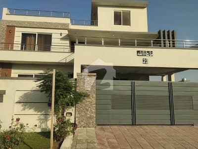 Looking For Your Dream Home In Islamabad? This Stunning 1 Kanal House In The Peaceful And Secure Cabinet Division Employees Cooperative Housing Society, E-17/3 Is The Perfect Choice!