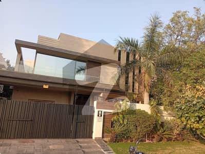 1 KANAL ELEGANT AND FULLY MAINTAINED SUPER HOT LOCATED BUNGALOW IS AVAILABLE IN THE BEST BLOCK OF DHA LAHORE