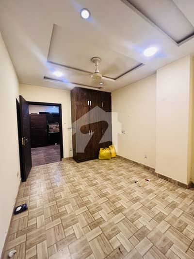 بحریہ ٹاؤن فیز 7 بحریہ ٹاؤن راولپنڈی,راولپنڈی میں 1 کمرے کا 2 مرلہ فلیٹ 55.5 لاکھ میں برائے فروخت۔
