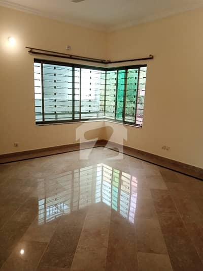 1 Kanal Neat & Clean Upper Portion For Rent Available
