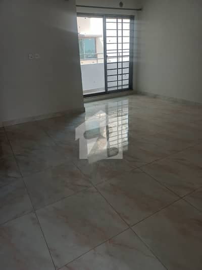 10 MARLA 3 BED FLAT AVAILABLE FOR SALE WITH GAS IN ASKARI 11