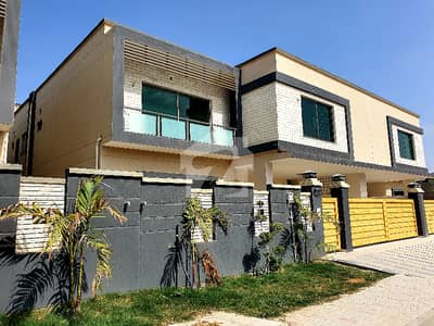 عسکری 6 ملیر کنٹونمنٹ,کینٹ,کراچی میں 5 کمروں کا 15 مرلہ مکان 7.8 کروڑ میں برائے فروخت۔ عسکری 6 ملیر کنٹونمنٹ,کینٹ,کراچی میں 5 کمروں کا 15 مرلہ مکان 7.8 کروڑ میں برائے فروخت۔