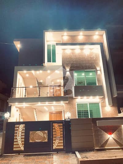 5 MARLA FULL DOUBLE STORY HOUSE CORNER CATEGARY HITED DESIGNER HOUSE WITH BORE IN SNOOBER CITY SOCIETY