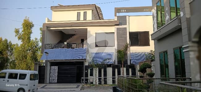 سیٹلائٹ ٹاؤن واہ میں 6 کمروں کا 10 مرلہ مکان 2.85 کروڑ میں برائے فروخت۔
