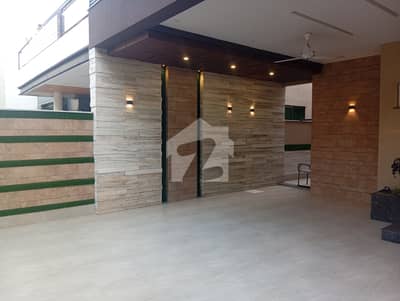 1 KANAL LUXURY HOUSE FOR SALE NEAR PARK