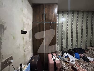 جوہر ٹاؤن فیز 2 جوہر ٹاؤن,لاہور میں 1 کمرے کا 2 مرلہ فلیٹ 32.0 ہزار میں کرایہ پر دستیاب ہے۔